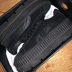 GLAM!! Practically new Black Rihanna puma (suede)